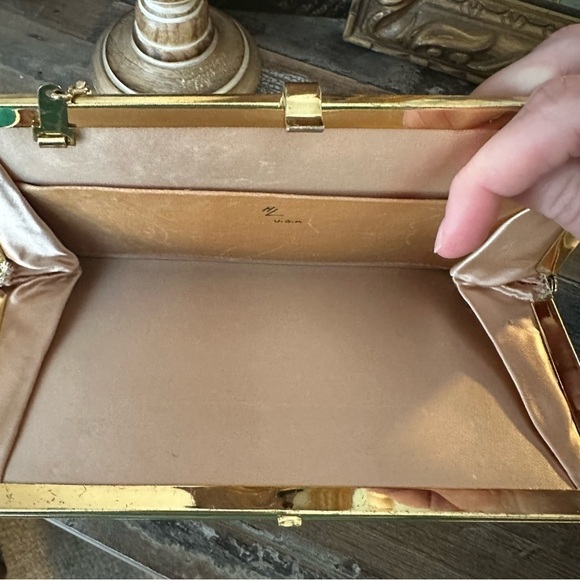 Vintage Harry Levine gold lamé purse - Picture 4 of 6